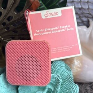 NIB Sonix Wireless Bluetooth Speaker PINK Compact Beach Pool On the Go Music